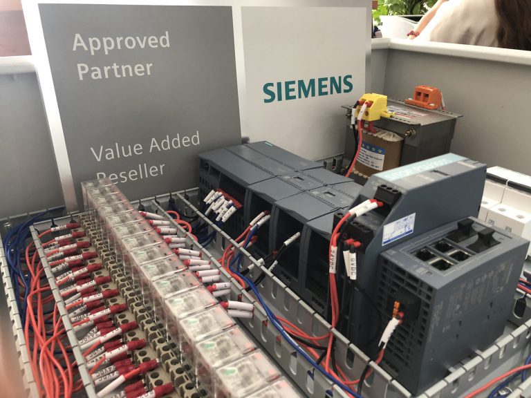 Lắp đặt, lập trình và thi công tủ điện điều khiển SIEMENS 20